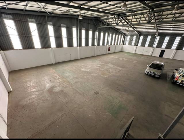 1,034M² WAREHOUSE TO LET IN NORTH RIDING